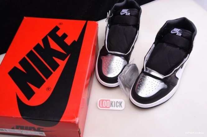 CD0461-001 TOE 1 JORDAN HIGH AIR SILVER OG WMNS 0811